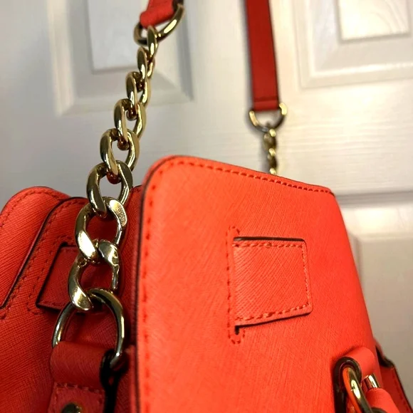 Michael Kors Red Large Hamilton Lock Tote Hobo Bag - Picture 4 of 14